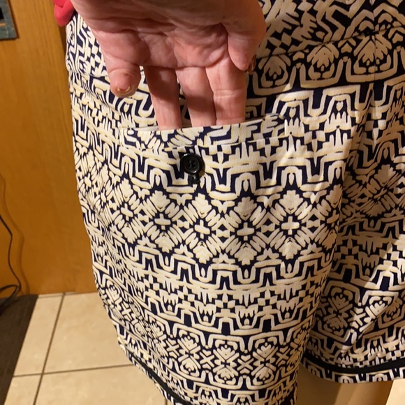 The Limited- white and dark blue with hints of yellow design. - Picture 4 of 9